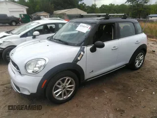 2015 MINI Cooper Countryman S with VIN WMWZC5C51FWP48214, listed as a IAAI auction lot 42102174 with 181,917 mi miles. Bid and sale history available at carsss.com. Image 2.