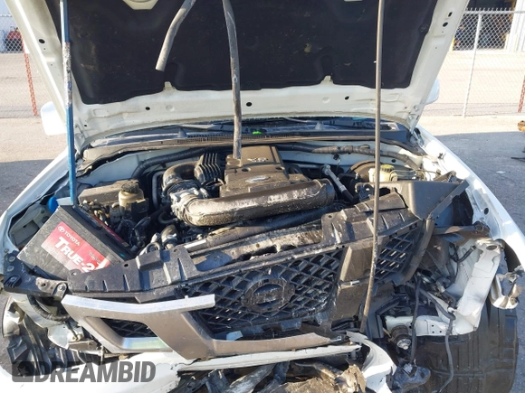 2017 Nissan Frontier Pro-4X z VIN 1N6DD0EV8HN713900, wystawiony jako IAAI lot #42211950 z przebiegiem 85 085 mil mil oraz . Historia ofert i sprzedaży dostępna na DreamBid. Obrazek 10.