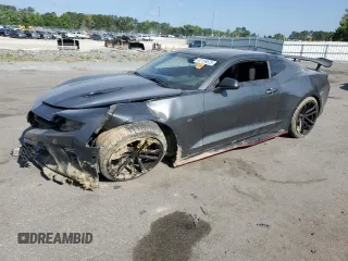 2018 Chevrolet Camaro 1SS z VIN 1G1FF1R76J0132740, wystawiony jako Copart lot #42154625 z przebiegiem Nie podano mil oraz Szkoda całkowita • Salvage title. Historia ofert i sprzedaży dostępna na DreamBid. Obrazek 1.