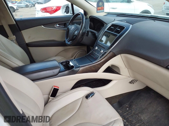 2016 Lincoln MKX Select with VIN 2LMTJ6KR3GBL61112, listed as a IAAI auction lot 42031424 with 130,321 mi miles. Bid and sale history available at carsss.com. Image 5.