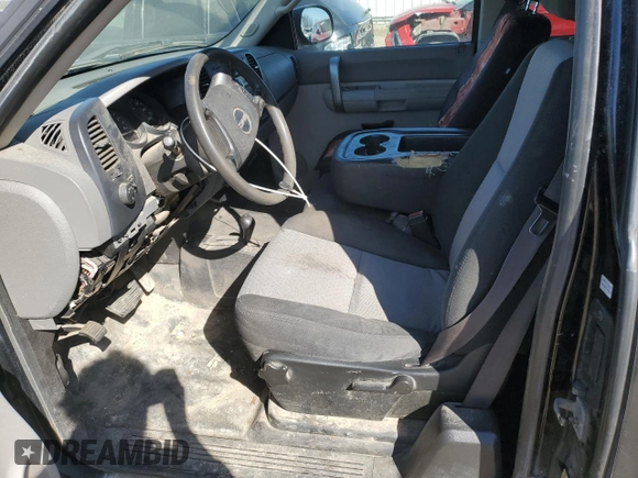 2008 GMC Sierra 1500 SLE1 z VIN 1GTEK19C58Z322675, wystawiony jako Copart lot #50460095 z przebiegiem 232 286 mil mil oraz Czysty tytuł • Clean title. Historia ofert i sprzedaży dostępna na DreamBid. Obrazek 7.