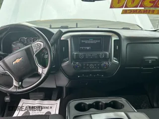2018 Chevrolet Silverado 1500 LT with VIN 3GCUKREC4JG432719, listed as a Copart auction lot 52822625 with 161,100 mi miles and Clean Title. Bid and sale history available at carsss.com. Image 9.