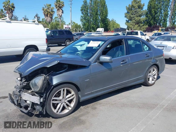 2012 Mercedes-Benz C 250 Sport с VIN WDDGF4HB2CA680837, выставлен на аукционе IAAI как лот 42385586 с пробегом 137 647 миль миль и . История ставок и продаж доступна на DreamBid. Изображение 6.