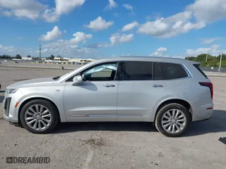 2020 Cadillac XT6 FWD Premium Luxury with VIN 1GYKPCRS7LZ164978, listed as a IAAI auction lot 41558920 with 87,416 mi miles. Bid and sale history available at carsss.com. Image 14.