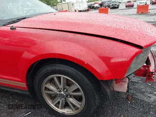 2005 Ford Mustang Deluxe with VIN 1ZVFT80NX55170109, listed as a IAAI auction lot 41981308 with 84,419 mi miles. Bid and sale history available at carsss.com. Image 13.