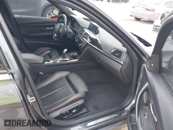 2013 BMW 3 Series 335i xDrive with VIN WBA3B9C54DJ899400, listed as a IAAI auction lot 42444539 with 132,261 mi miles and . Bid and sale history available at DreamBid. Image 5.