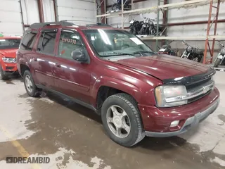 2005 Chevrolet TrailBlazer LS with VIN 1GNET16SX56147062, listed as a IAAI auction lot 41872738 with 206,064 mi miles. Bid and sale history available at carsss.com. Image 1.