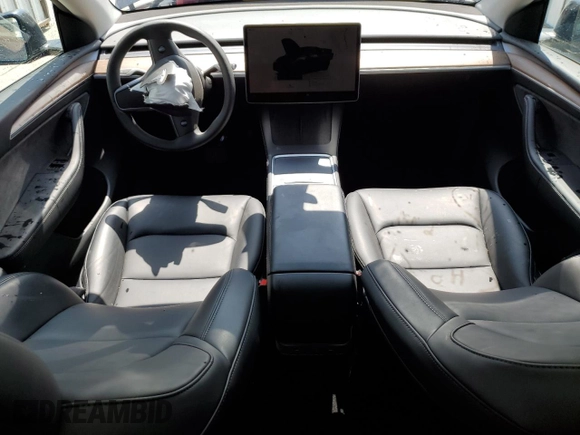 2024 Tesla Model Y z VIN 7SAYGDED4RF126610, wystawiony jako Copart lot #61455825 z przebiegiem 19 049 mil mil oraz Czysty tytuł • Clean title. Historia ofert i sprzedaży dostępna na DreamBid. Obrazek 8.