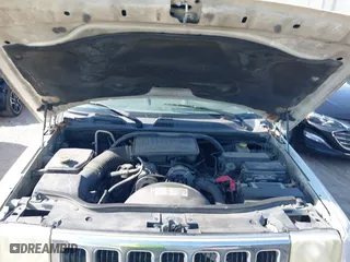 2007 Jeep Commander Sport with VIN 1J8HH48K07C587312, listed as a IAAI auction lot 42004278 with 208,390 mi miles. Bid and sale history available at carsss.com. Image 10.