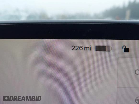 2024 Tesla Model Y Long Range z VIN 7SAYGDEE4RF014480, wystawiony jako IAAI lot #41979686 z przebiegiem 13 829 mil mil oraz . Historia ofert i sprzedaży dostępna na DreamBid. Obrazek 18.