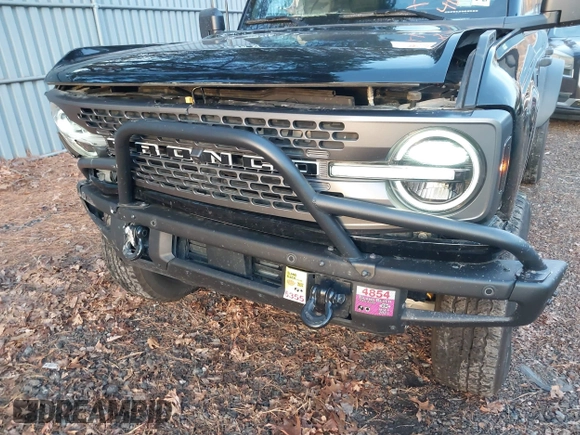 2022 Ford Bronco with VIN 1FMEE5DP0NLA87721, listed as a IAAI auction lot 40968618 with 45,693 mi miles. Bid and sale history available at carsss.com. Image 6.