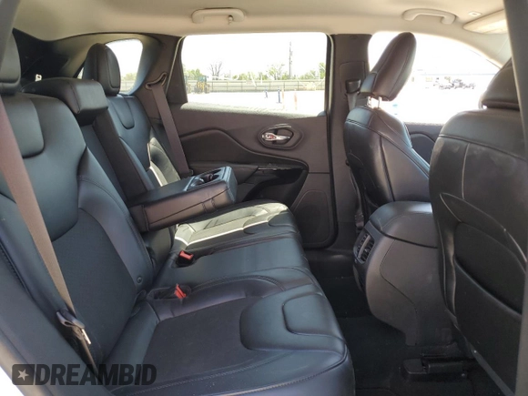 2019 Jeep Cherokee Latitude Plus with VIN 1C4PJLLX5KD392622, listed as a Copart auction lot 50386515 with 111,787 mi miles and Salvage Title. Bid and sale history available at carsss.com. Image 11.