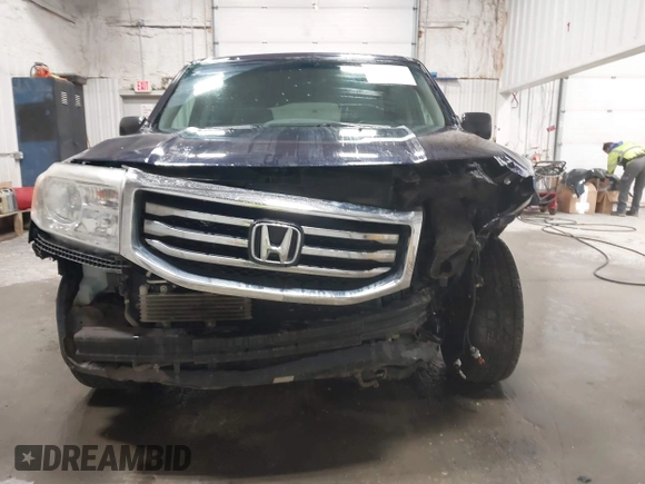 2014 Honda Pilot LX with VIN 5FNYF4H28EB015045, listed as a IAAI auction lot 40132499 with 139,845 mi miles and . Bid and sale history available at DreamBid. Image 13.