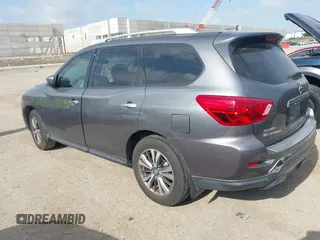 2017 Nissan Pathfinder SV z VIN 5N1DR2MN2HC611842, wystawiony jako IAAI lot #42535832 z przebiegiem 154 908 mil mil oraz . Historia ofert i sprzedaży dostępna na DreamBid. Obrazek 3.