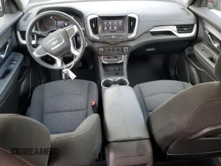 2024 GMC Terrain SLE z VIN 3GKALTEG5RL384672, wystawiony jako Copart lot #53125205 z przebiegiem 13 736 mil mil oraz Szkody całkowita. Historia ofert i sprzedaży dostępna na DreamBid. Obrazek 8.