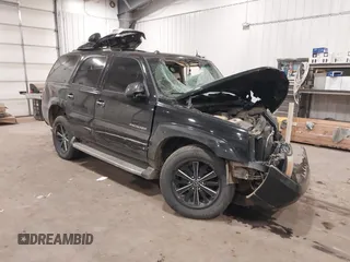 2004 Cadillac Escalade z VIN 1GYEK63N74R316467, wystawiony jako IAAI lot #41105767 z przebiegiem Nie podano mil oraz . Historia ofert i sprzedaży dostępna na DreamBid. Obrazek 1.
