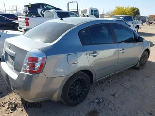 2008 Nissan Sentra 2.0 z VIN 3N1AB61E38L747167, wystawiony jako IAAI lot #41936830 z przebiegiem 274 021 mil mil oraz . Historia ofert i sprzedaży dostępna na DreamBid. Obrazek 4.