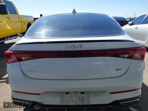 2023 Kia K5 GT-Line z VIN 5XXG64J22PG224092, wystawiony jako IAAI lot #41652803 z przebiegiem 50 326 mil mil oraz . Historia ofert i sprzedaży dostępna na DreamBid. Obrazek 17.