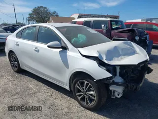 2024 Kia Forte LXS z VIN 3KPF24AD8RE794263, wystawiony jako IAAI lot #40550643 z przebiegiem 10 318 mil mil oraz . Historia ofert i sprzedaży dostępna na DreamBid. Obrazek 1.