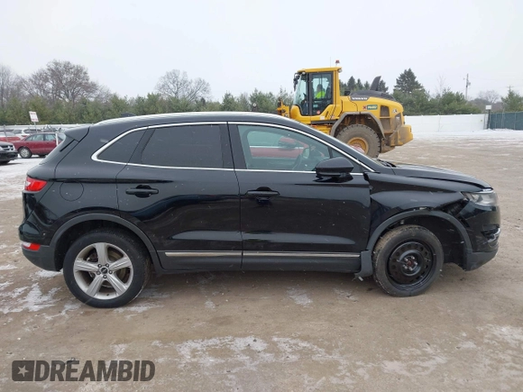 2017 Lincoln MKC Premiere with VIN 5LMCJ1D91HUL33023, listed as a IAAI auction lot 40976537 with 112,695 mi miles. Bid and sale history available at carsss.com. Image 13.