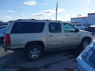 2010 Chevrolet Suburban LT with VIN 1GNUKJE35AR260614, listed as a IAAI auction lot 41835589 with 225,255 mi miles. Bid and sale history available at carsss.com. Image 13.