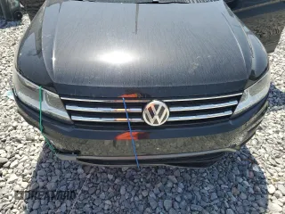 2021 Volkswagen Tiguan S z VIN 3VV1B7AX2MM020872, wystawiony jako Copart lot #57106925 z przebiegiem 92 908 mil mil oraz Tytuł czysty. Historia ofert i sprzedaży dostępna na DreamBid. Obrazek 12.