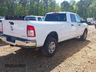 2022 Ram 2500 Tradesman z VIN 3C6UR5HL0NG202656, wystawiony jako IAAI lot #41975177 z przebiegiem 106 185 mil mil oraz . Historia ofert i sprzedaży dostępna na DreamBid. Obrazek 4.
