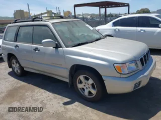 2001 Subaru Forester S w/Premium Pkg with VIN JF1SF65651H757251, listed as a IAAI auction lot 42101284 with 212,856 mi miles. Bid and sale history available at carsss.com. Image 1.