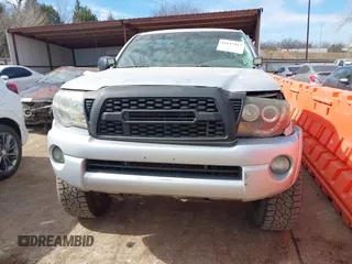 2006 Toyota Tacoma PreRunner z VIN 5TEJU62N56Z317981, wystawiony jako IAAI lot #41647457 z przebiegiem 254 512 mil mil oraz . Historia ofert i sprzedaży dostępna na DreamBid. Obrazek 12.
