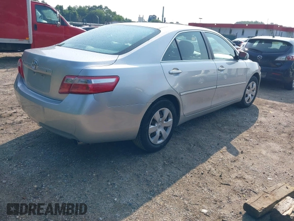 2007 Toyota Camry CE z VIN 4T1BE46K97U522294, wystawiony jako IAAI lot #42484284 z przebiegiem 150 683 mil mil oraz . Historia ofert i sprzedaży dostępna na DreamBid. Obrazek 4.