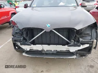 2020 BMW X3 xDrive30i z VIN 5UXTY5C0XL9D58724, wystawiony jako IAAI lot #41717962 z przebiegiem 38 089 mil mil oraz . Historia ofert i sprzedaży dostępna na DreamBid. Obrazek 6.