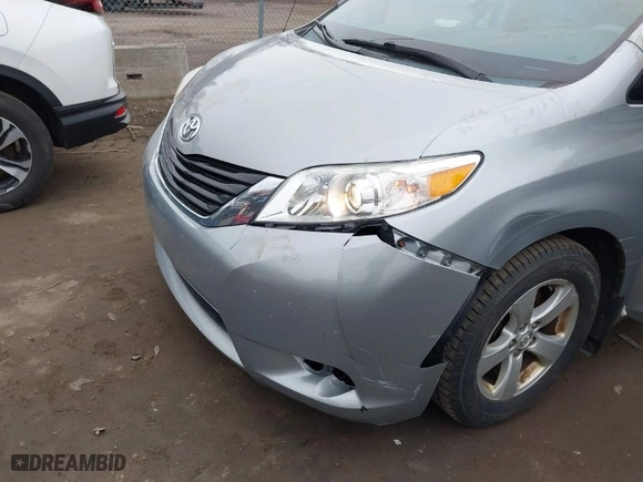 2014 Toyota Sienna LE AAS with VIN 5TDKK3DC6ES521916, listed as a IAAI auction lot 41659189 with 135,284 mi miles. Bid and sale history available at carsss.com. Image 6.