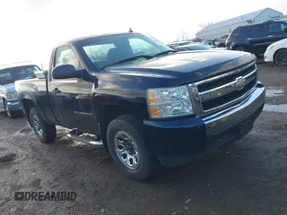 2008 Chevrolet Silverado 1500 Work Truck with VIN 1GCEK14C38Z200386, listed as a IAAI auction lot 41806992 with 337,187 mi miles. Bid and sale history available at carsss.com. Image 1.