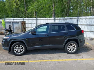 2014 Jeep Cherokee Latitude z VIN 1C4PJMCS3EW184984, wystawiony jako IAAI lot #42301604 z przebiegiem 185 320 mil mil oraz . Historia ofert i sprzedaży dostępna na DreamBid. Obrazek 14.