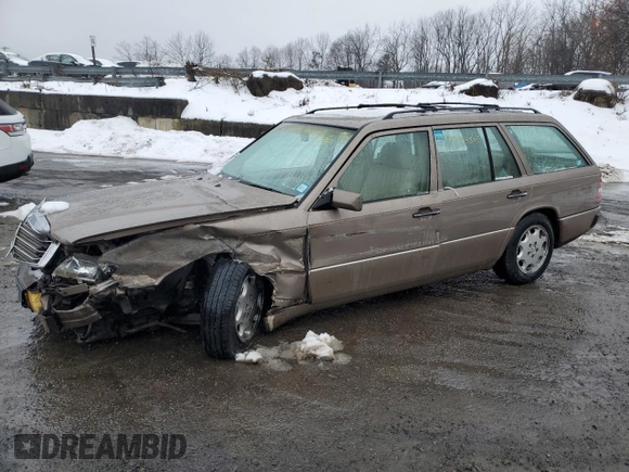 1992 Mercedes-Benz 300 with VIN WDBEA90E9NF223207, listed as a Copart auction lot 44739805 with 210,394 mi miles and Non Repairable. Bid and sale history available at DreamBid. Image 1.
