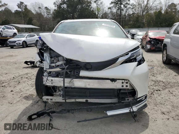 2021 Toyota Sienna XLE with VIN 5TDYRKEC9MS055993, listed as a Copart auction lot 49035865 with 52,257 mi miles and Salvage Title. Bid and sale history available at carsss.com. Image 5.
