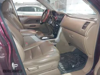 2008 Honda Pilot EX-L with VIN 5FNYF18558B033192, listed as a IAAI auction lot 41378869 with 186,709 mi miles. Bid and sale history available at carsss.com. Image 5.