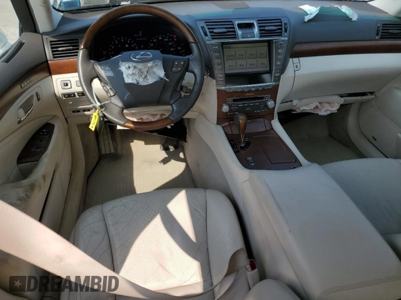 2010 Lexus LS 460 z VIN JTHBL5EF0A5097424, wystawiony jako Copart lot #59780325 z przebiegiem Nie podano mil oraz Szkoda całkowita • Salvage title. Historia ofert i sprzedaży dostępna na DreamBid. Obrazek 8.