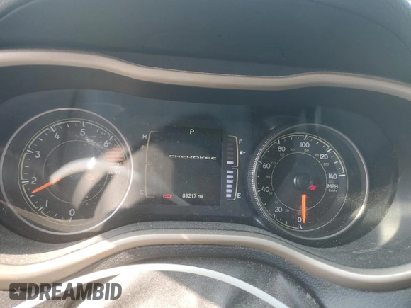 2018 Jeep Cherokee Latitude Tech Connect z VIN 1C4PJMCB4JD588804, wystawiony jako Copart lot #59859525 z przebiegiem 89 217 mil mil oraz Szkoda całkowita • Salvage title. Historia ofert i sprzedaży dostępna na DreamBid. Obrazek 9.