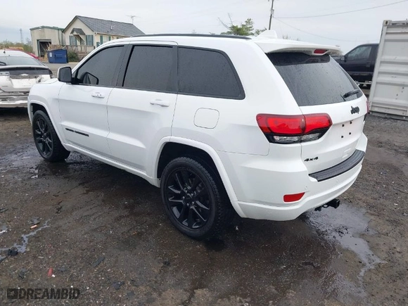 2018 Jeep Grand Cherokee Altitude with VIN 1C4RJFAG1JC295239, listed as a IAAI auction lot 41917900 with 92,171 mi miles. Bid and sale history available at carsss.com. Image 3.
