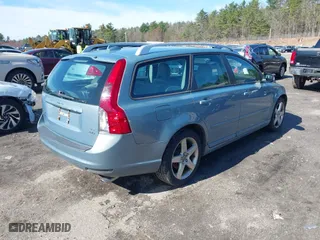 2008 Volvo V50 2.5T R-Design with VIN YV1MJ672182420949, listed as a IAAI auction lot 41992683 with 241,077 mi miles. Bid and sale history available at carsss.com. Image 4.
