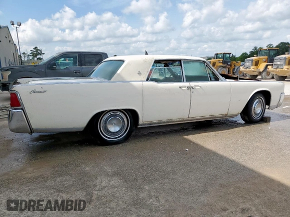 1964 Lincoln Continental z VIN 4Y82N417604, wystawiony jako Copart lot #58056575 z przebiegiem 37 412 mil mil oraz Szkoda całkowita • Salvage title. Historia ofert i sprzedaży dostępna na DreamBid. Obrazek 3.