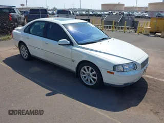 2003 Volvo S80 with VIN YV1TS91Z531313059, listed as a IAAI auction lot 41581225 with 127,946 mi miles. Bid and sale history available at carsss.com. Image 1.