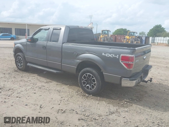2010 Ford F-150 XL with VIN 1FTEX1E88AFC01388, listed as a IAAI auction lot 41944920 with 257,024 mi miles. Bid and sale history available at carsss.com. Image 3.
