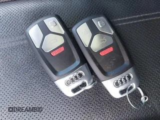 2018 Audi Q5 Premium Plus z VIN WA1BNAFY7J2149356, wystawiony jako IAAI lot #41851706 z przebiegiem 134 874 mil mil oraz . Historia ofert i sprzedaży dostępna na DreamBid. Obrazek 11.