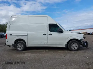 2021 Nissan NV Cargo SV z VIN 1N6BF0LYXMN800271, wystawiony jako IAAI lot #41847197 z przebiegiem 180 913 mil mil oraz . Historia ofert i sprzedaży dostępna na DreamBid. Obrazek 13.