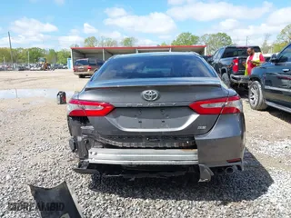 2018 Toyota Camry LE with VIN 4T1B11HK2JU578575, listed as a IAAI auction lot 41850389 with 213,235 mi miles. Bid and sale history available at carsss.com. Image 16.