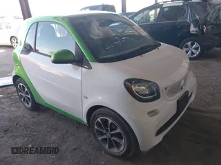 2017 Smart fortwo Pure z VIN WMEFJ9BA8HK231165, wystawiony jako IAAI lot #42238753 z przebiegiem 31 242 mil mil oraz . Historia ofert i sprzedaży dostępna na DreamBid. Obrazek 1.