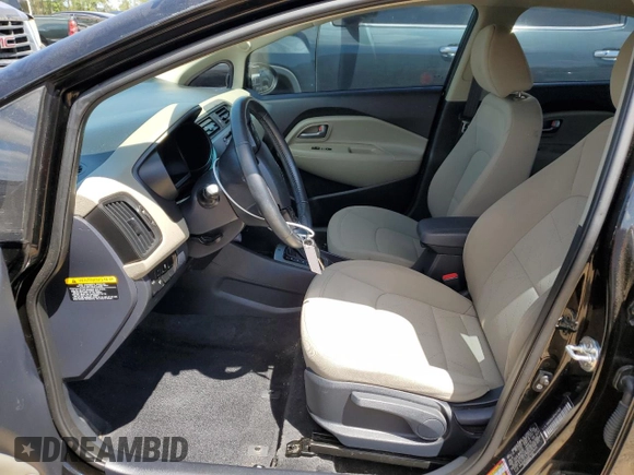 2015 Kia Rio EX z VIN KNADN5A39F6457613, wystawiony jako Copart lot #52762885 z przebiegiem 50 648 mil mil oraz Szkoda całkowita • Salvage title. Historia ofert i sprzedaży dostępna na DreamBid. Obrazek 7.