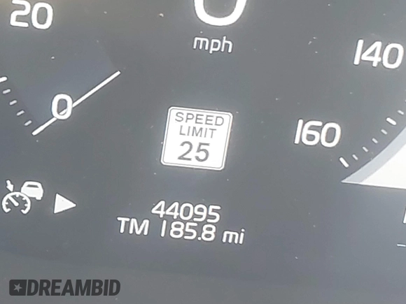 2019 Volvo S60 Inscription with VIN 7JRA22TL3KG002319, listed as a IAAI auction lot 40992140 with 44,095 mi miles. Bid and sale history available at carsss.com. Image 15.